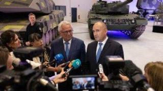 След "подаръка" с "Райнметал" Радев се захвана да уреди "Еърбъс". Урсула фон дер Лайен идва във ВМЗ-Сопот